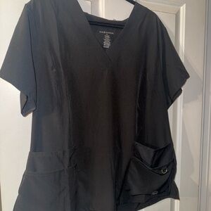 Sag Harbor Black Boxy Relaxed Short Sleeve Scrub Top